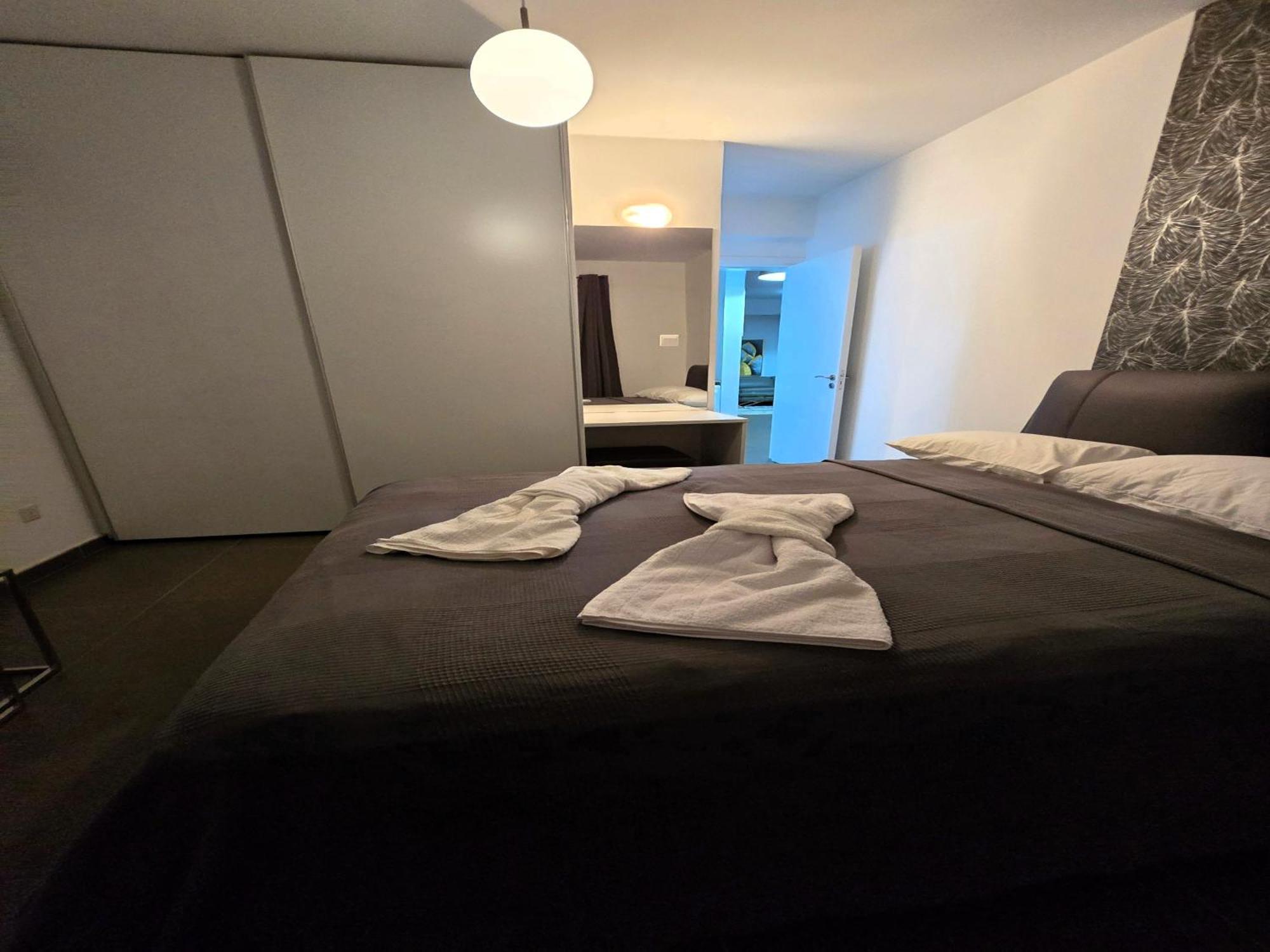 Golden Bay Deluxe Holiday Apartment Protaras Dış mekan fotoğraf